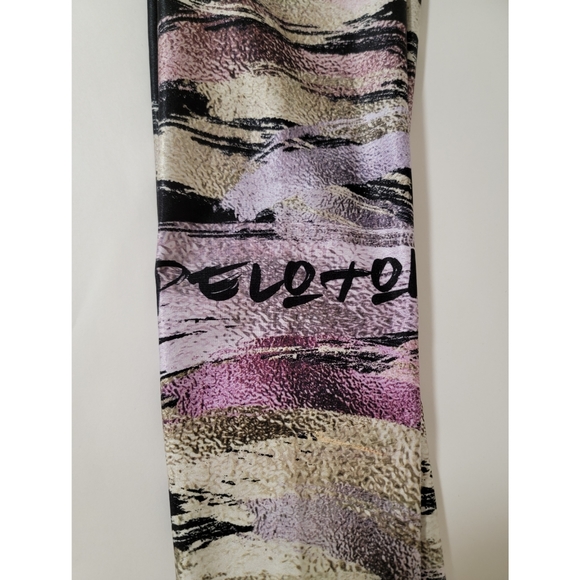 Peloton Terez Moody Metallic Biking Leggings Size XS - Picture 4 of 11